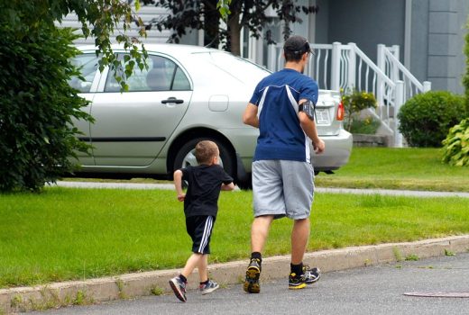 Bench Bosses: The Unsung Heroes of E-Sports Teams – A profile of e-sports coaches, highlighting their contributions to team success.